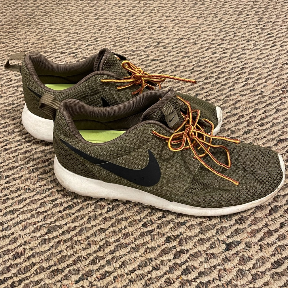 Nike Men’s Rosherun “Iguana”